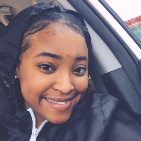 Meet your Posher, Makayla - Picture 1 of 1